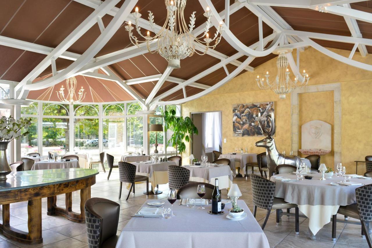 Logis Domaine De Valaudran Hotel Salbris Exterior photo