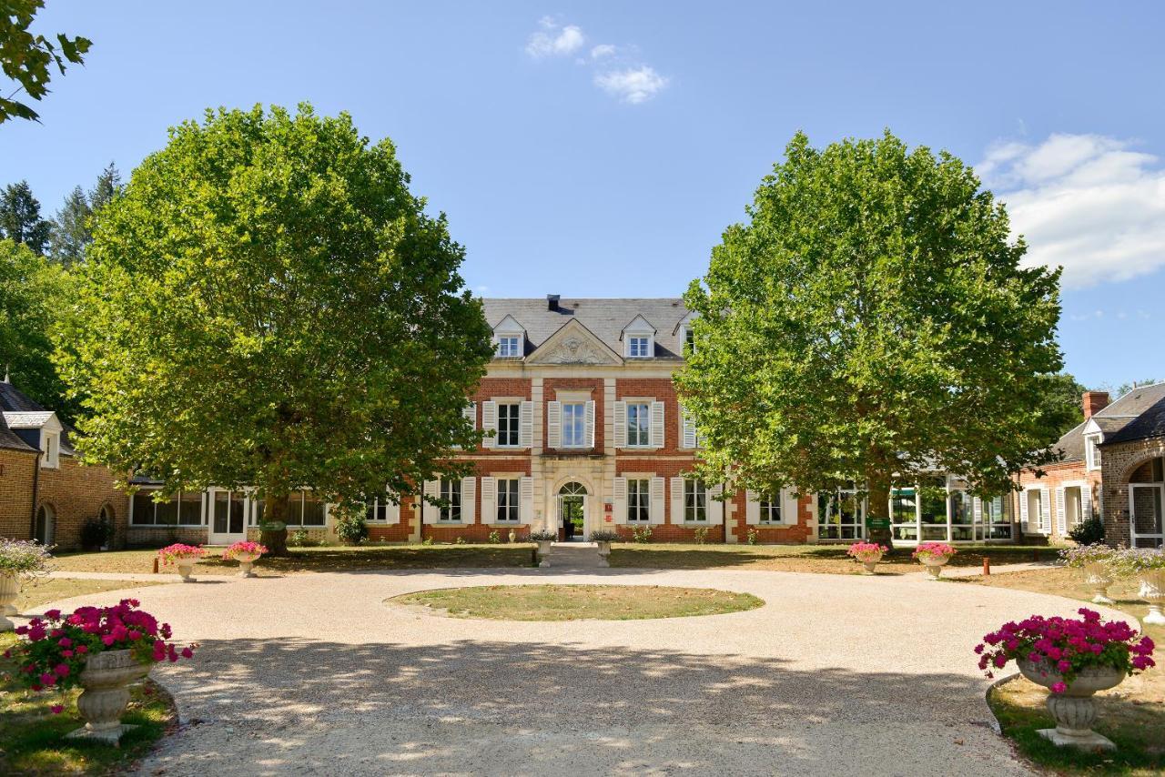 Logis Domaine De Valaudran Hotel Salbris Exterior photo