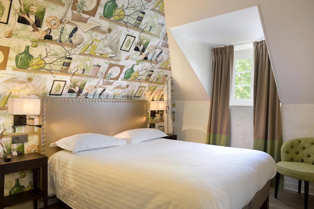 Logis Domaine De Valaudran Hotel Salbris Exterior photo