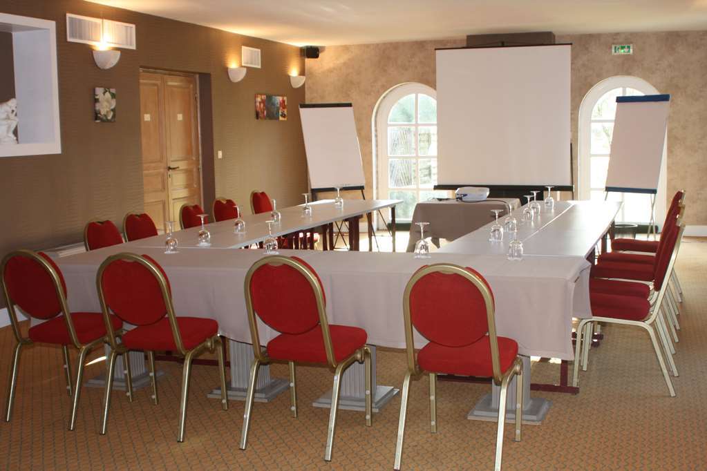 Logis Domaine De Valaudran Hotel Salbris Facilities photo