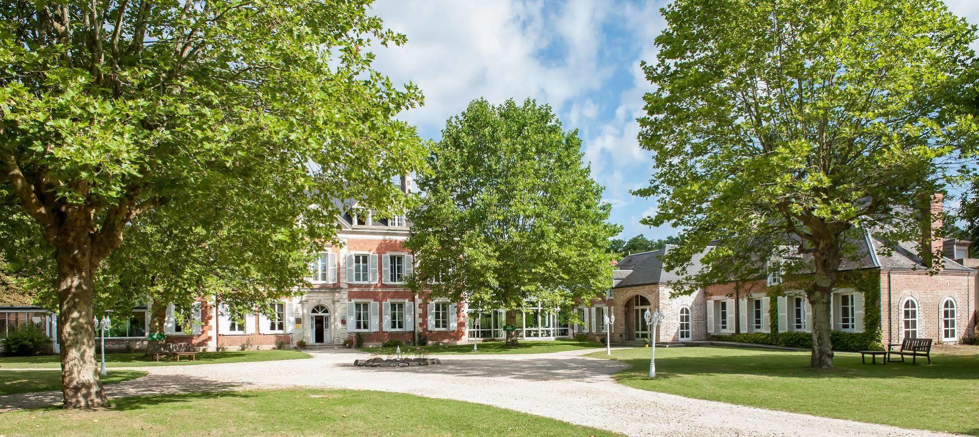 Logis Domaine De Valaudran Hotel Salbris Exterior photo