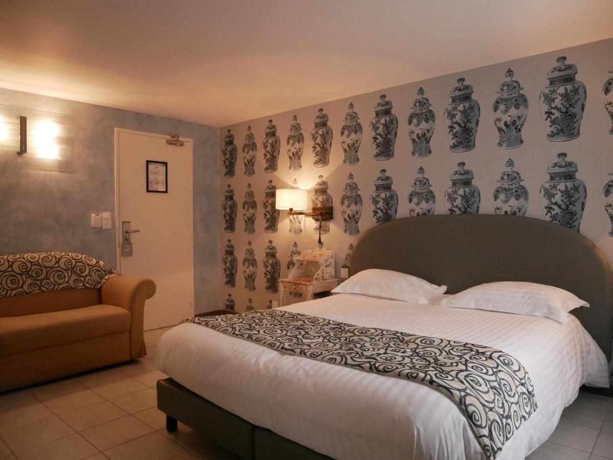 Logis Domaine De Valaudran Hotel Salbris Exterior photo